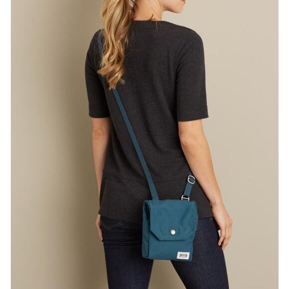 Duluth Trading Co. Slingalong Small Fold Over Bag - Picture 8 of 8